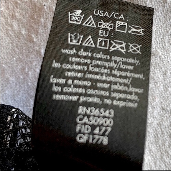 🆕🔥CALVIN KLEIN SEXY&SUPER CUTE TOP BLACK&WHITE COLOR BLOCK FITTED BREATHABLE - Picture 4 of 6